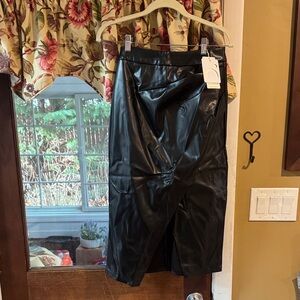 Commense Black Faux Leather Skirt